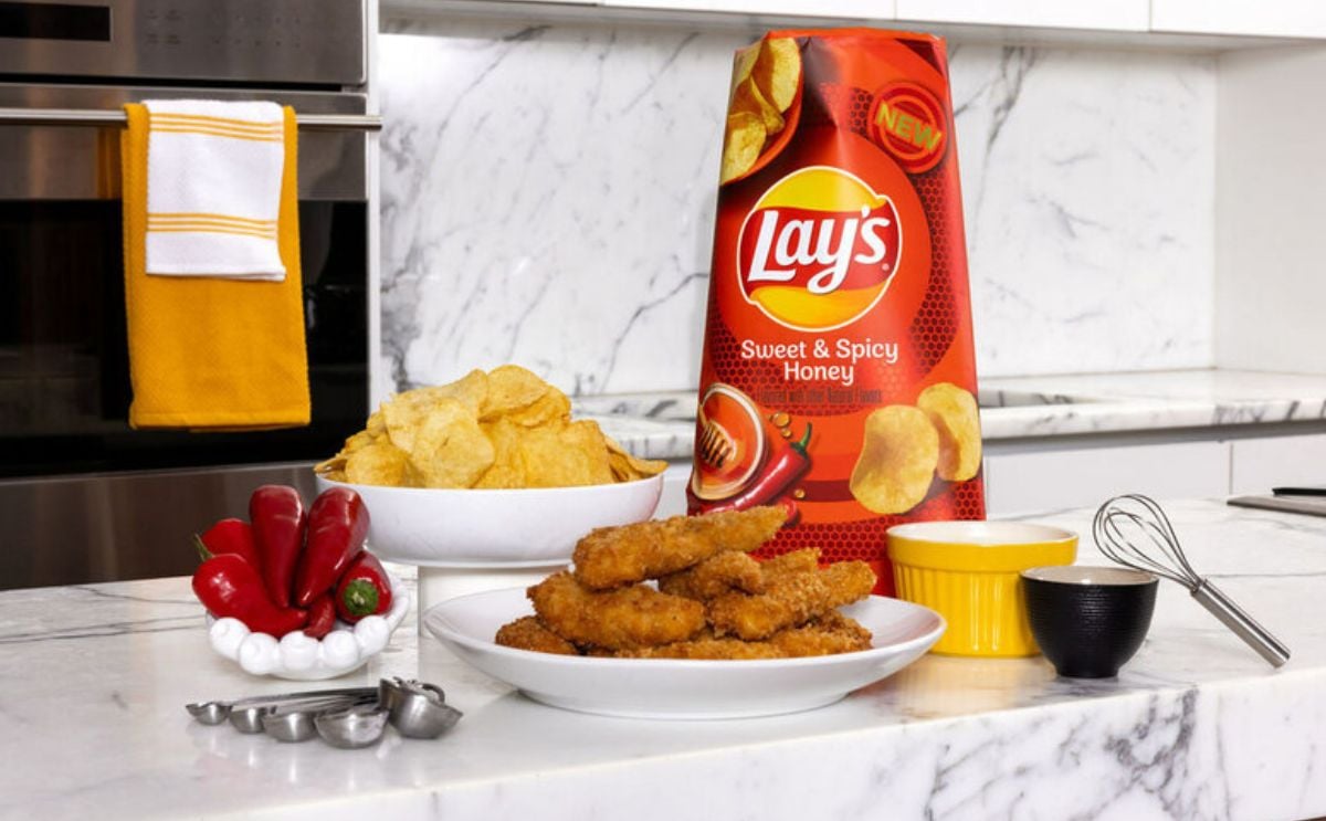 Lays New Sweet & Spicy Honey Flavored Potato Chips Lays New Sweet & Spicy Honey Flavored Potato Chips