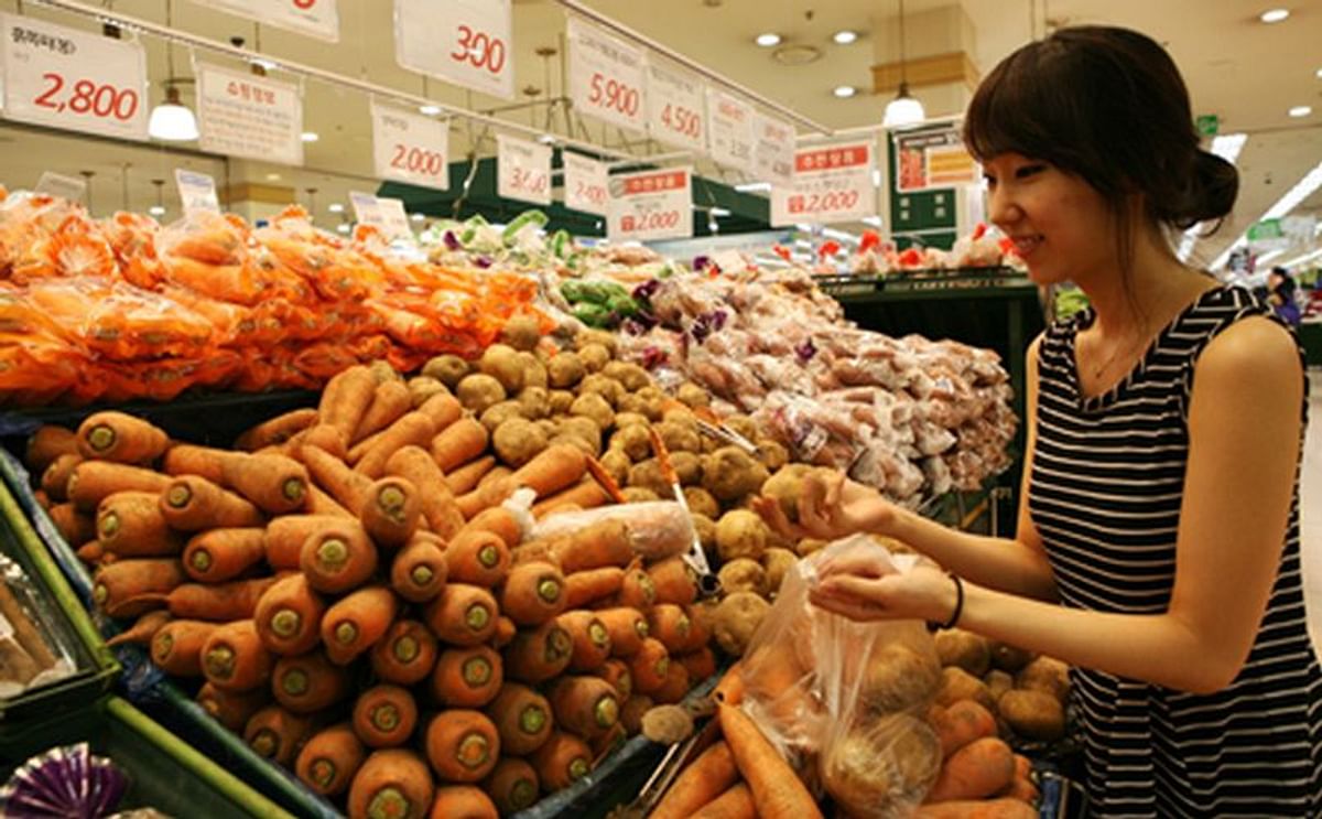 In 2018 the produce section in this South Korean Lotte Mart Grocery store may again include table potatoes from the United States (Courtesy: Yonhap)