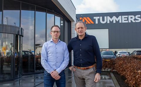 Leadership Transition at Tummers Group: Lennaert van Dijk (right) steps into his new role as CEO of Tummers Group, while Lennard Bommeljé (left) takes over as Business Unit Manager of Tummers Food Processing Solutions. Leadership Transition at Tummers Group: Lennaert van Dijk (right) steps into his new role as CEO of Tummers Group, while Lennard Bommeljé (left) takes over as Business Unit Manager of Tummers Food Processing Solutions.