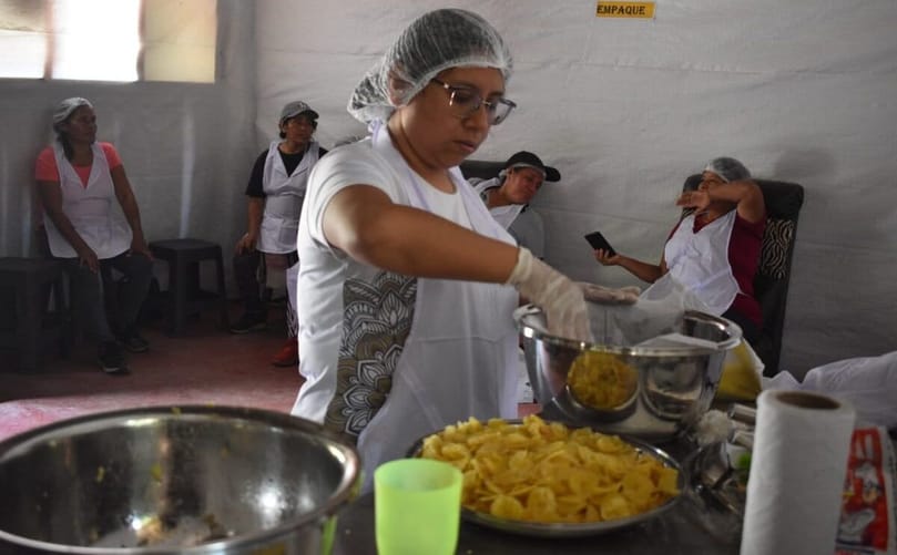 Loaiza Seri during the processing of magona potato snacks. (Courtesy: Conservation International Peru)