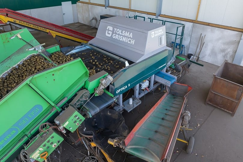 The Optica S can be integrated into an existing potato or onion store-loading line to sort crops before storage.
