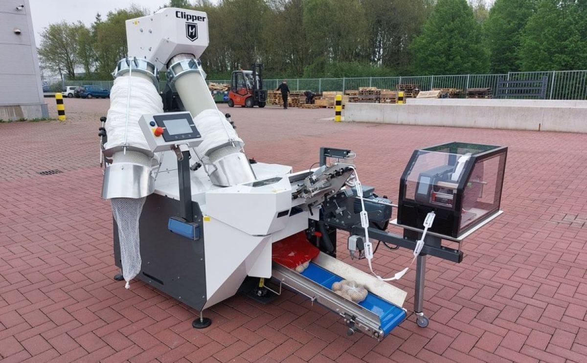 APH Group - Manter Clipper M3 tubular netting machine