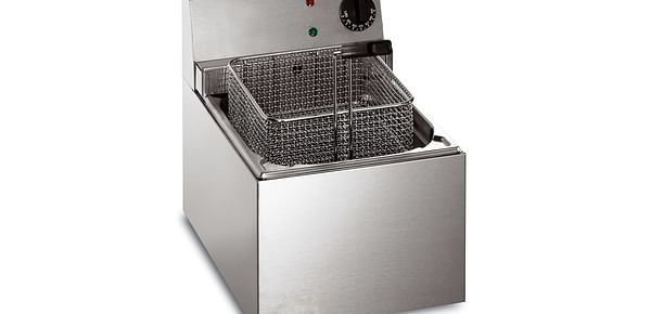 Catering quality, stainless steel, single tank fryer with accurate temperature and timing controls, suitable for quality control procedures.