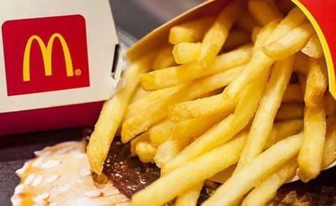 McCain tiene como principal cliente a McDonald's y también es dueña de la marca de pizzas Sibarita. McCain tiene como principal cliente a McDonald's y también es dueña de la marca de pizzas Sibarita.