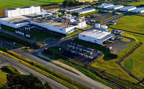 La planta de McCain en Balcarce, la mayor instalación de procesamiento de papa de su tipo en Sudamérica, abastece al mercado argentino y a diversos destinos de exportación en América Latina. La planta de McCain en Balcarce, la mayor instalación de procesamiento de papa de su tipo en Sudamérica, abastece al mercado argentino y a diversos destinos de exportación en América Latina.