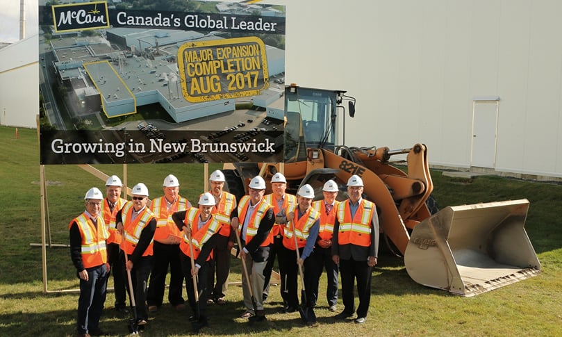 From left to Right: Allison McCain, Chairman, McCain Foods Limited, Andrew Harvey, MLA Carleton-Victoria, Dale McCarthy, VP Integrated Supply Chain NA, David Good, Director Agriculture Supplier Relations NA, Shai Altman, President, McCain Foods Canada, Karl Curtis, Mayor of Florenceville-Bristol, Jeff DeLapp, Regional President NA, Matt Hemphill, Executive Director Potatoes New Brunswick, Marc Kilfoil, French Fry Plant Manager, TJ Harvey, MP Tobique-Mactaquac, Greg Toner, Regional Director, Department of Agriculture, Aquaculture and Fisheries. From left to Right: Allison McCain, Chairman, McCain Foods Limited, Andrew Harvey, MLA Carleton-Victoria, Dale McCarthy, VP Integrated Supply Chain NA, David Good, Director Agriculture Supplier Relations NA, Shai Altman, President, McCain Foods Canada, Karl Curtis, Mayor of Florenceville-Bristol, Jeff DeLapp, Regional President NA, Matt Hemphill, Executive Director Potatoes New Brunswick, Marc Kilfoil, French Fry Plant Manager, TJ Harvey, MP Tobique-Mactaquac, Greg Toner, Regional Director, Department of Agriculture, Aquaculture and Fisheries.