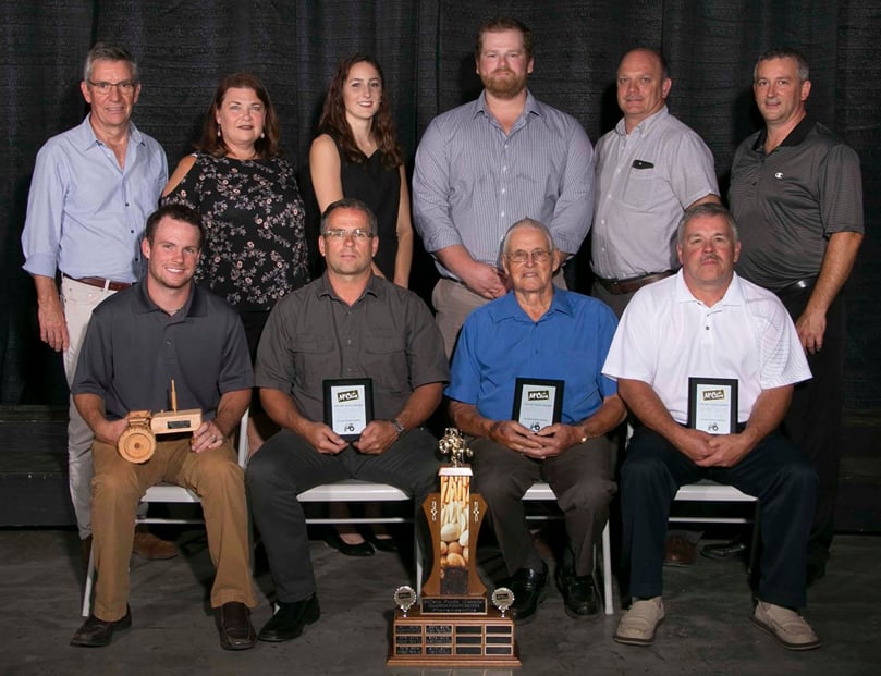 Front row, l-r: Matthew Tweedie, Paul Tweedie, Arthur Tweedie, Peter Tweedie.
Back row, l-r: Allison McCain, Chairman, McCain Foods Limited, Christine Wentworth, VP Agriculture NA, Whitney Sipprell, Field Representative, Colton Rennie, Field Representative, Travis Pirie, Field Representative, Luc Coté, Field
Department Manager.
