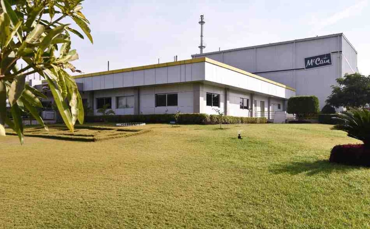 McCain Foods India’s processing facility, reflecting the company’s commitment to farm-level sustainability and responsible sourcing—an approach recognised at the FICCI 5th Sustainable Agriculture Awards 2025. McCain Foods India’s processing facility, reflecting the company’s commitment to farm-level sustainability and responsible sourcing—an approach recognised at the FICCI 5th Sustainable Agriculture Awards 2025.