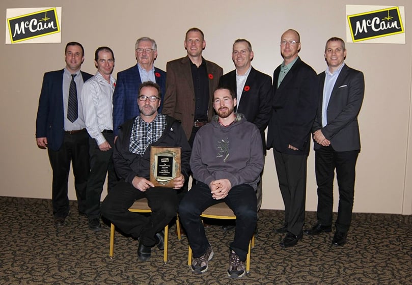New this year was the Top Innovator award, which was given to Levi and Lance Hofer of Northport Potato Growers located near Portage la Prairie.Front (L-R): Levi Hofer, Lance Hofer (Northport Potato Growers)
