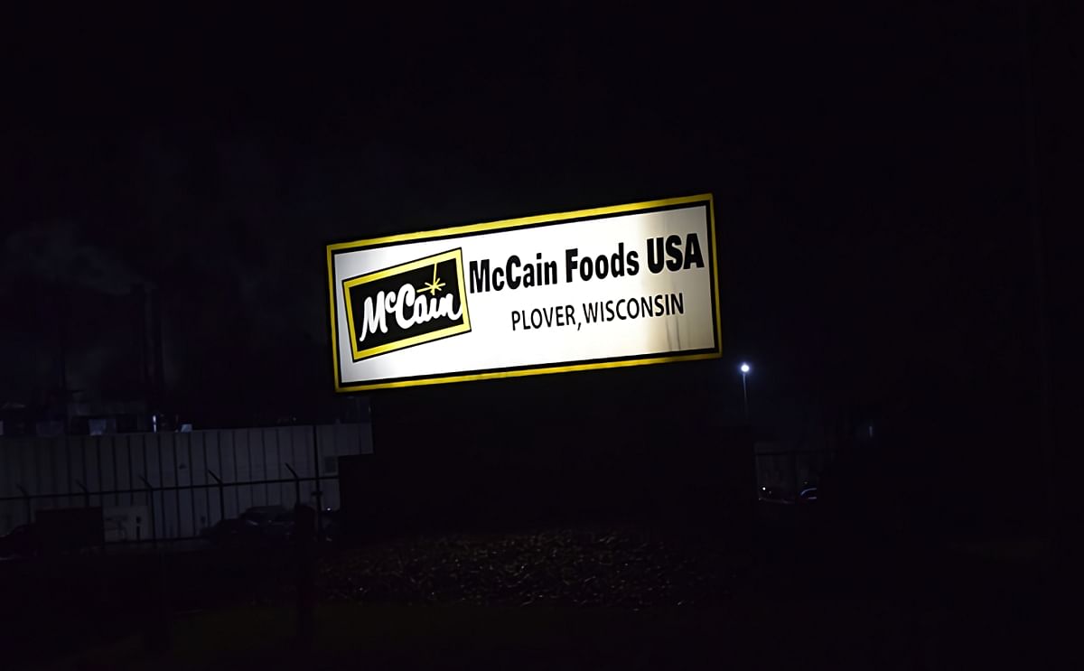 Snow blamed for roof collapse of warehouse attached to McCain Foods Plover French Fry Factory Snow blamed for roof collapse of warehouse attached to McCain Foods Plover French Fry Factory