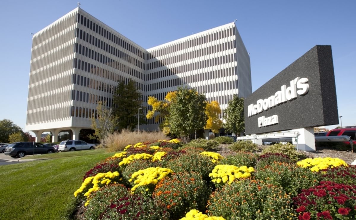 McDonald's moves corporate headquarters to downtown Chicago McDonald's moves corporate headquarters to downtown Chicago