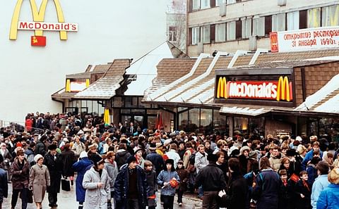 El primer Mc Donalds de la Unión Soviética cumple 30 años. El primer Mc Donalds de la Unión Soviética cumple 30 años.