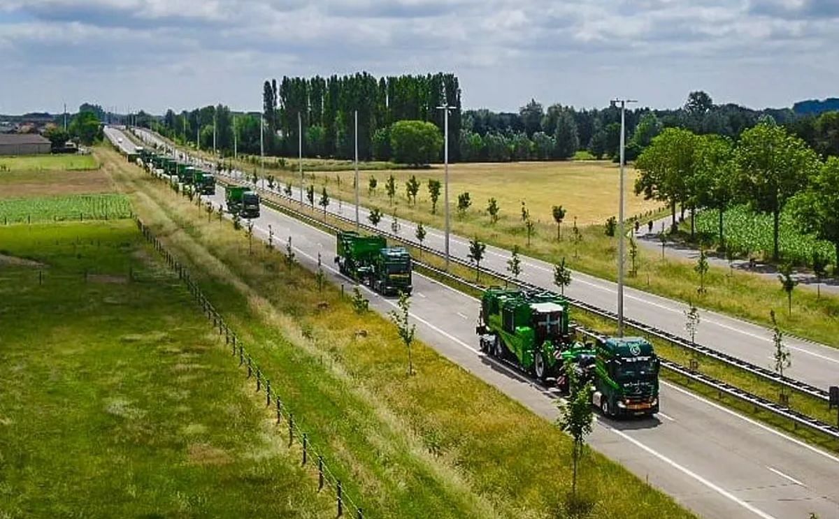 Mega machine convoy leaves AVR Roeselare for Denmark