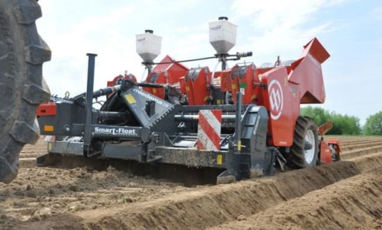 Miedema CP 42P: Smart-Float: 4-row trailed cup planter Miedema CP 42P: Smart-Float: 4-row trailed cup planter
