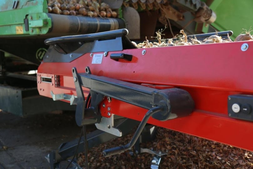 Miedema's MC series belt conveyors are fitted with a strong, simple extension mechanism Miedema's MC series belt conveyors are fitted with a strong, simple extension mechanism