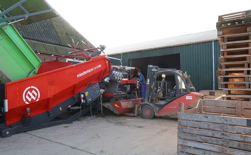 Miedema MH 241: Receiving hopper with Flexible Grader Miedema MH 241: Receiving hopper with Flexible Grader