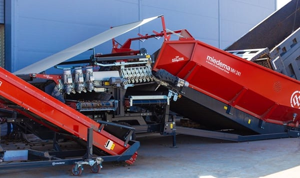 APH Group - Miedema MH 241 receiving hoppers APH Group - Miedema MH 241 receiving hoppers