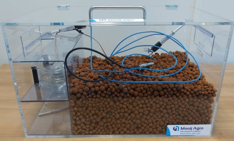 The mini storage can easily simulate temperature and humidity settings and control hatches, fans and humidification. The mini storage can easily simulate temperature and humidity settings and control hatches, fans and humidification.