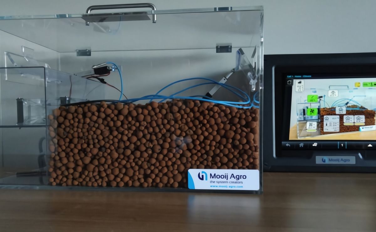 The Mooij mini-storage is - just as its full scale counterpart - controlled with Mooij's Croptimiz-r storage computer.
