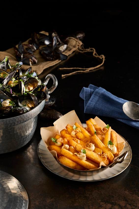 Fried mussels with fries Fried mussels with Atelier Frites