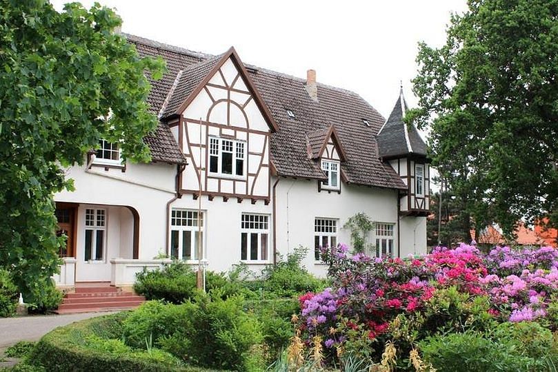 Breeding company Dr. K.-H. Niehoff is housed in the beautiful Bütow estate.