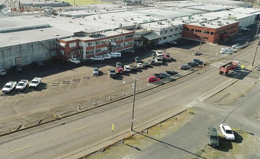 After backing out of a deal to buy all of the facilities of bankrupt cooperative NORPAC, the Oregon Potato Company now offers to buy only the Quincy, Washington, plant (shown above).
