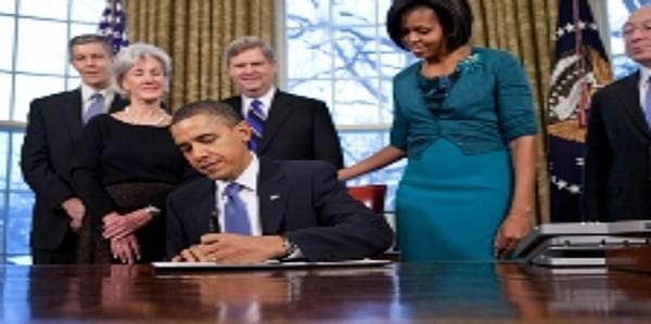  Obama signs Memorandum on Childhood Obesity