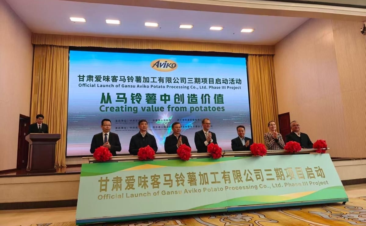 Aviko representatives and local partners mark the official launch of Phase III of the Gansu Aviko Potato Processing project in Zhangye, China, reinforcing the company’s long-term commitment to expanding potato processing capacity in Asia.