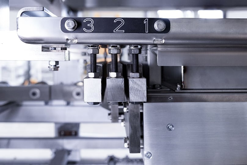 OptiBake: Three electric inductors provide precise temperature control for each individual baking plate – no gas burners, zero direct CO₂ emissions. OptiBake: Three electric inductors provide precise temperature control for each individual baking plate – no gas burners, zero direct CO₂ emissions.