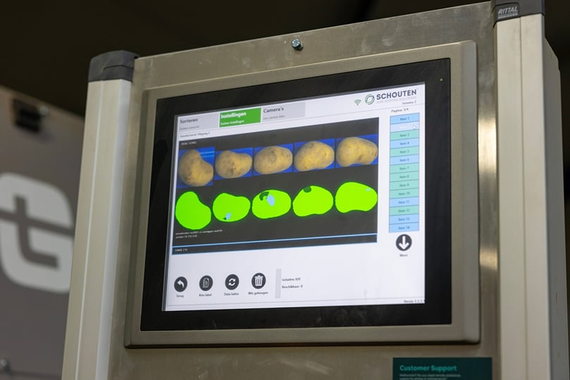 The Optica Q control interface displays potato quality analysis, enabling automated detection of defects during seed potato grading. The Optica Q control interface displays potato quality analysis, enabling automated detection of defects during seed potato grading.