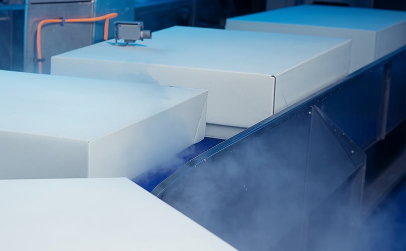 Cartons entering the freezing zone, where cold air and vapor are applied inside the Orangefreezing CBF/VRT/SRT system. Cartons entering the freezing zone, where cold air and vapor are applied inside the Orangefreezing CBF/VRT/SRT system.