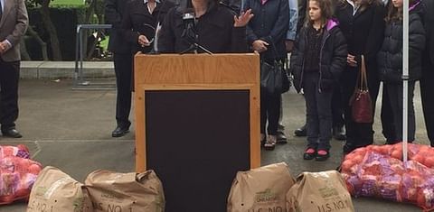 Oregon Governor addresses potato growers