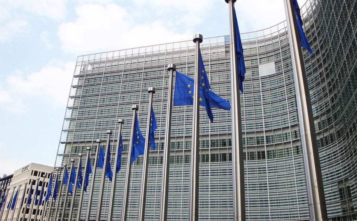 El Parlamento Europeo aprueba salvaguardas en el acuerdo UE-Mercosur para proteger a los productores agrícolas ante un aumento perjudicial de importaciones sensibles. El Parlamento Europeo aprueba salvaguardas en el acuerdo UE-Mercosur para proteger a los productores agrícolas ante un aumento perjudicial de importaciones sensibles.