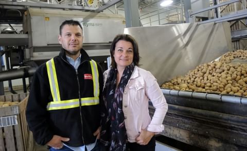 Patates Dolbec Inc. in Saint-Ubalde, Quebec is a family owned potato packing company run by husband and wife Stéphan Dolbec and Josée Petitclerc Patates Dolbec Inc. in Saint-Ubalde, Quebec is a family owned potato packing company run by husband and wife Stéphan Dolbec and Josée Petitclerc