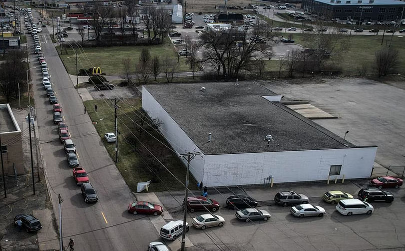 People are waiting in line for over an hour to get their last chance to buy Mikesell’s chips. Courtesy: Marshal Gorby/ Staff People are waiting in line for over an hour to get their last chance to buy Mikesell’s chips. Courtesy: Marshal Gorby/ Staff