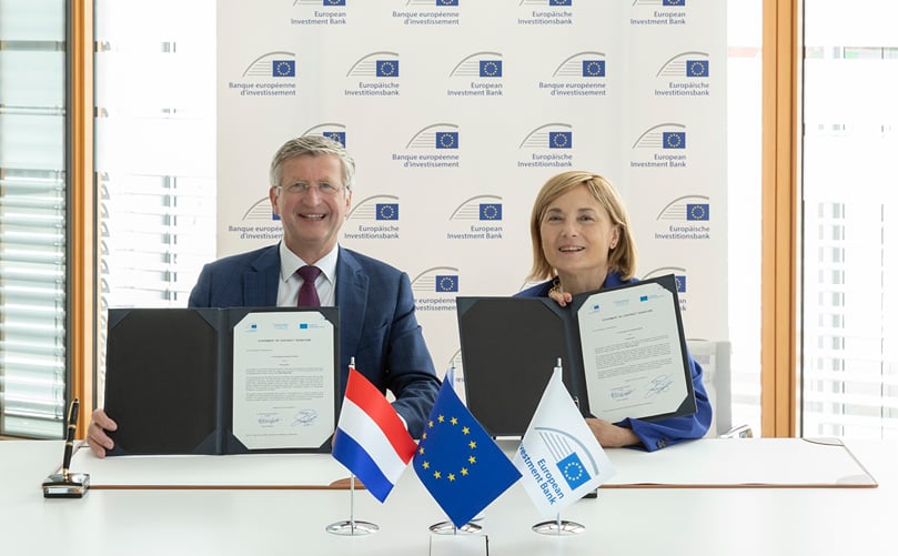 EIB Vice-President Gelsomina Vigliotti and Solynta CEO Peter Poortinga at the signing of the EUR 20 million (USD 21.8 million) financing agreement to support climate-resilient potato innovation.