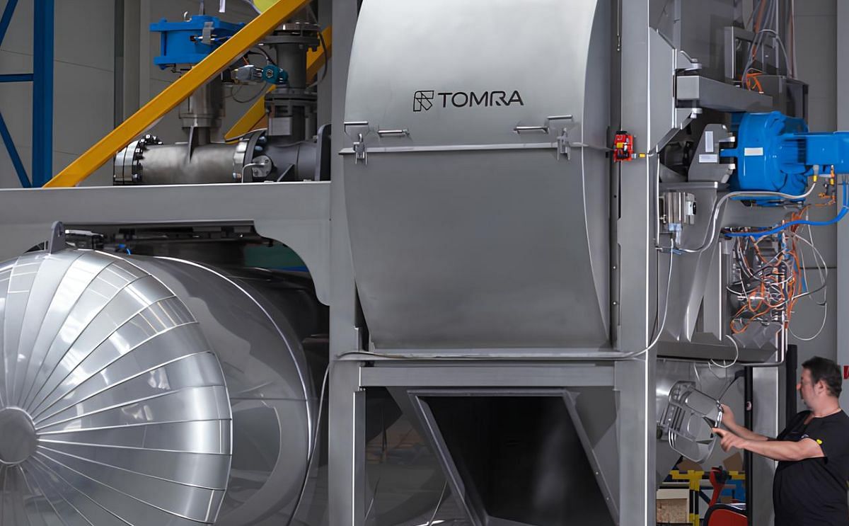 TOMRA delivers world's largest steam peeler to potato processing company TOMRA delivers world's largest steam peeler to potato processing company