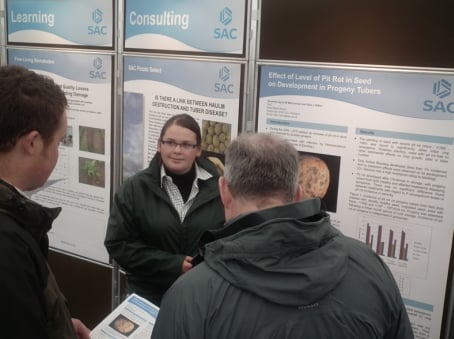 Amanda MacLennan presents research on pit rot of potatoes at Potatoes in practice 2011 Amanda MacLennan presents research on pit rot of potatoes at Potatoes in practice 2011