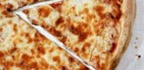  Pizza with potato topping?