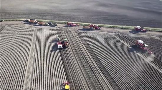 How hectic it can get: Drone footage of a potato harvest at P. J. Lee & Sons / Highflyer Farms
