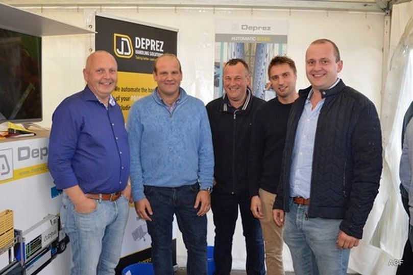 Bart Nemegheer, Bart Dewinter, Stefaan Debode, Wouter de Vlies y Ruben Nemegheer, de la empresa belga De Aardappelhoeve.