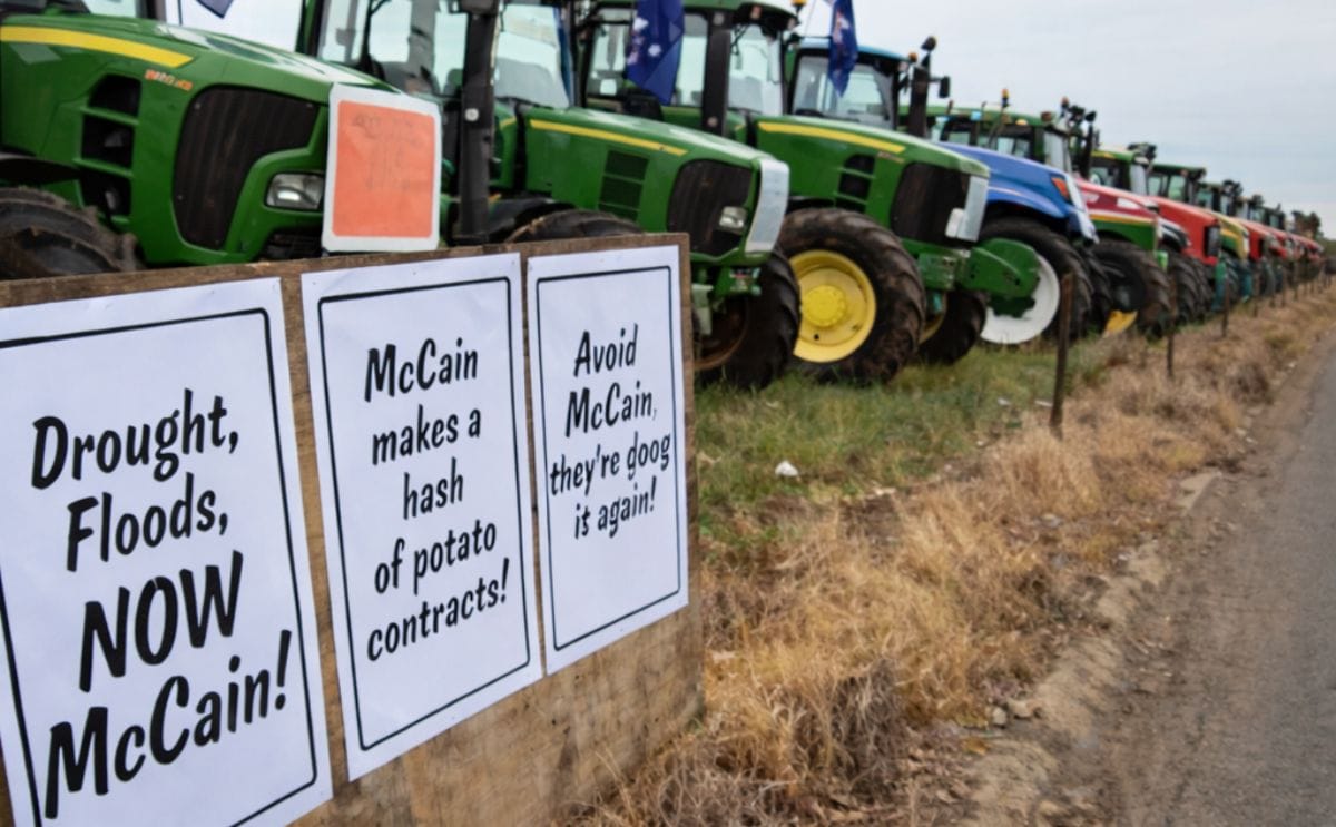 potato grower protest at McCain Ballarat (courtesy: The Courier) potato grower protest at McCain Ballarat (courtesy: The Courier)