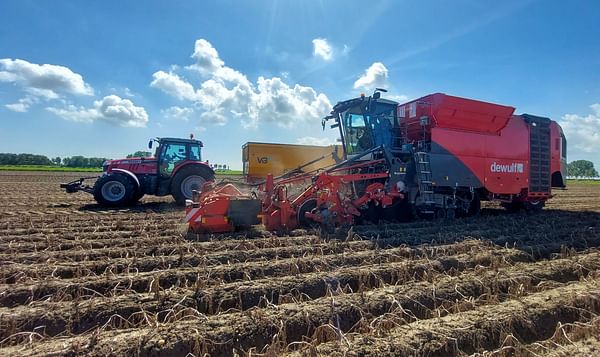 South-Africa meets first Dewulf potato harvester