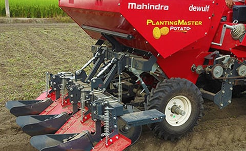 Mahindra launched the 'PlantingMaster Potato +' in the key potato markets of Punjab, Uttar Pradesh and Gujarat. FES partnered with Dewulf to provide Indian potato farmers with best in global technology.
Mahindra launched the 'PlantingMaster Potato +' in the key potato markets of Punjab, Uttar Pradesh and Gujarat. FES partnered with Dewulf to provide Indian potato farmers with best in global technology.