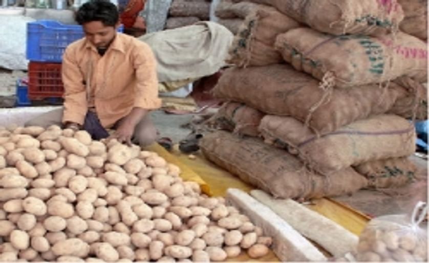 Potato, Tomato prices continue to skyrocket in India