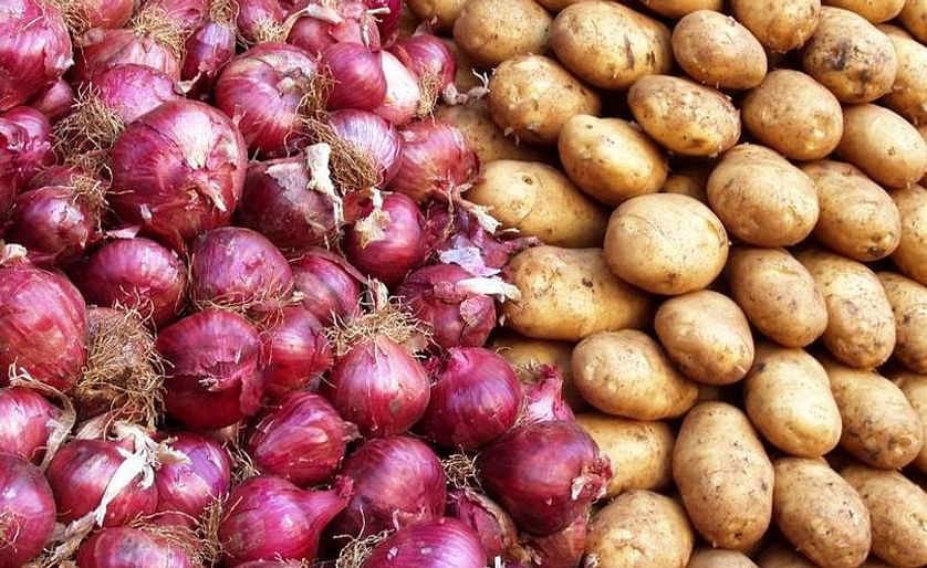 The Gambian regime of President  Adam Barrow has lifted a ban on the import of onions and potatoes into the West-African country Gambia.