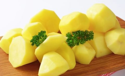 Freshly peeled potatoes... Freshly peeled potatoes...