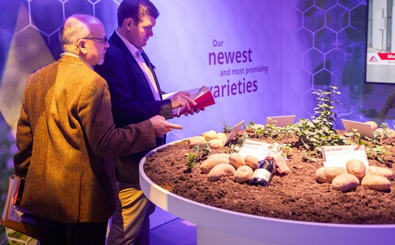 Presentation of new varieties on last year's Seedling Show Presentation of new varieties on last year's Seedling Show