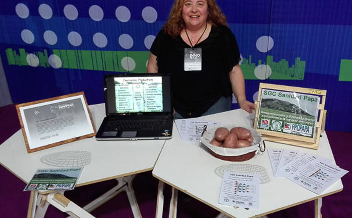 Gladys Clemente, coordinadora del proyecto ganador en INNOVAR 2016 Gladys Clemente, coordinadora del proyecto ganador en INNOVAR 2016