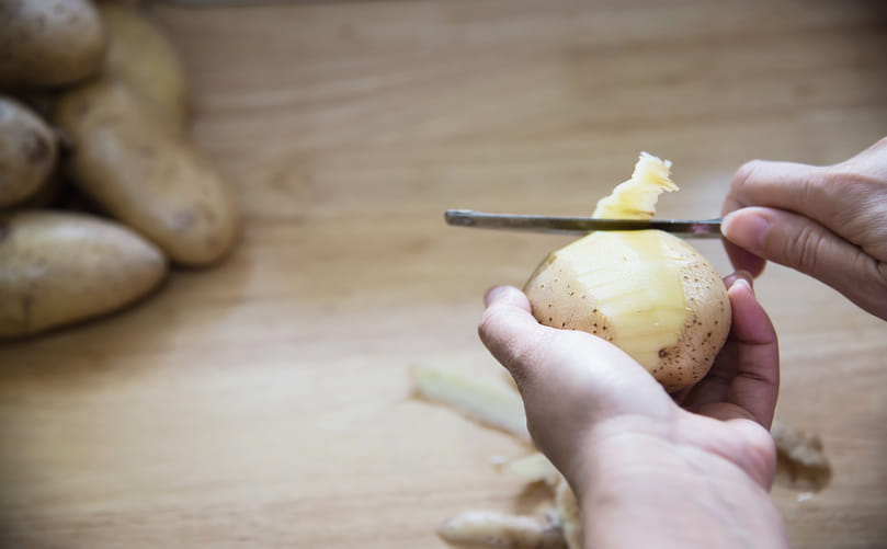 Fresh Potato Slicing with Knife: Pre-Processing Stage for Air-Dried Products Fresh Potato Slicing with Knife: Pre-Processing Stage for Air-Dried Products